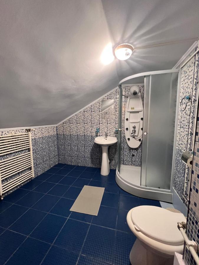Hypnotic Villa Piteşti Buitenkant foto