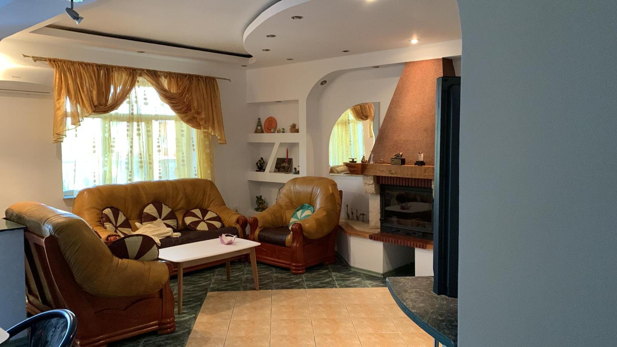 Hypnotic Villa Piteşti Buitenkant foto