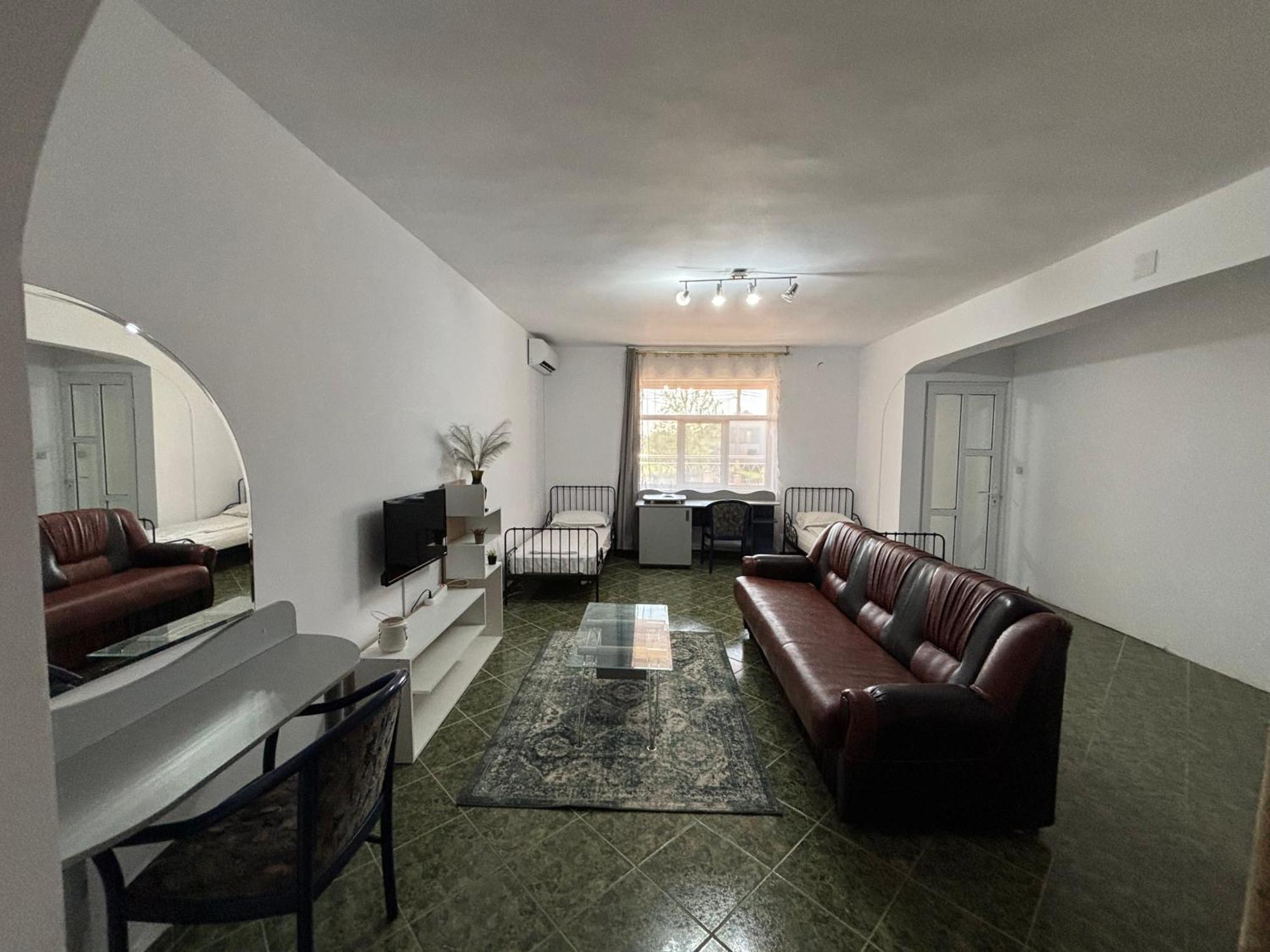 Hypnotic Villa Piteşti Buitenkant foto