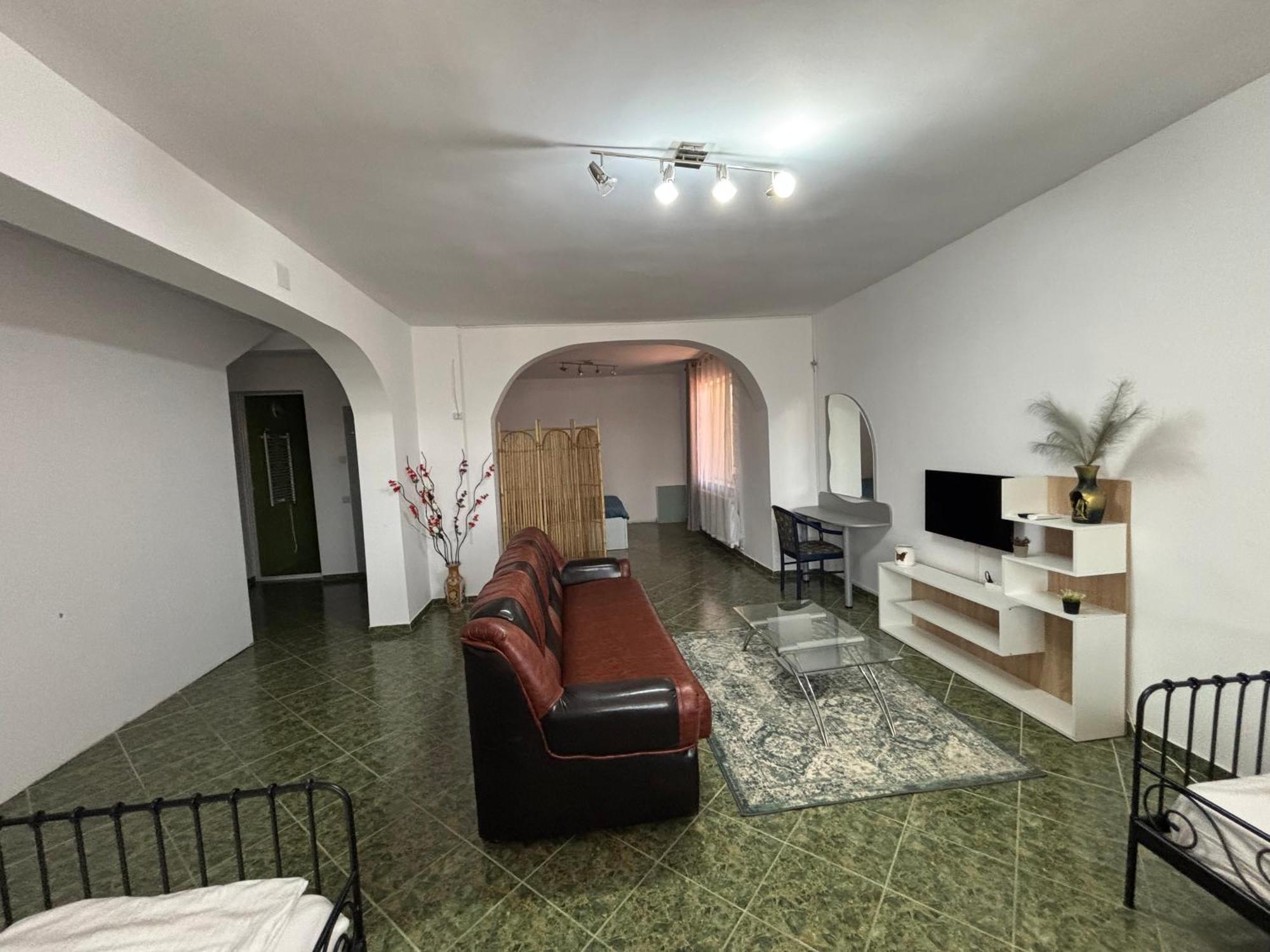 Hypnotic Villa Piteşti Buitenkant foto